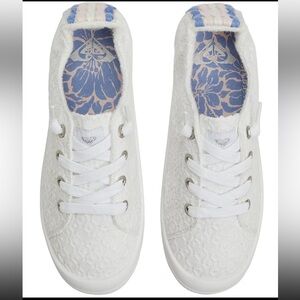 Roxy Bayshore Sneakers in White Crochet